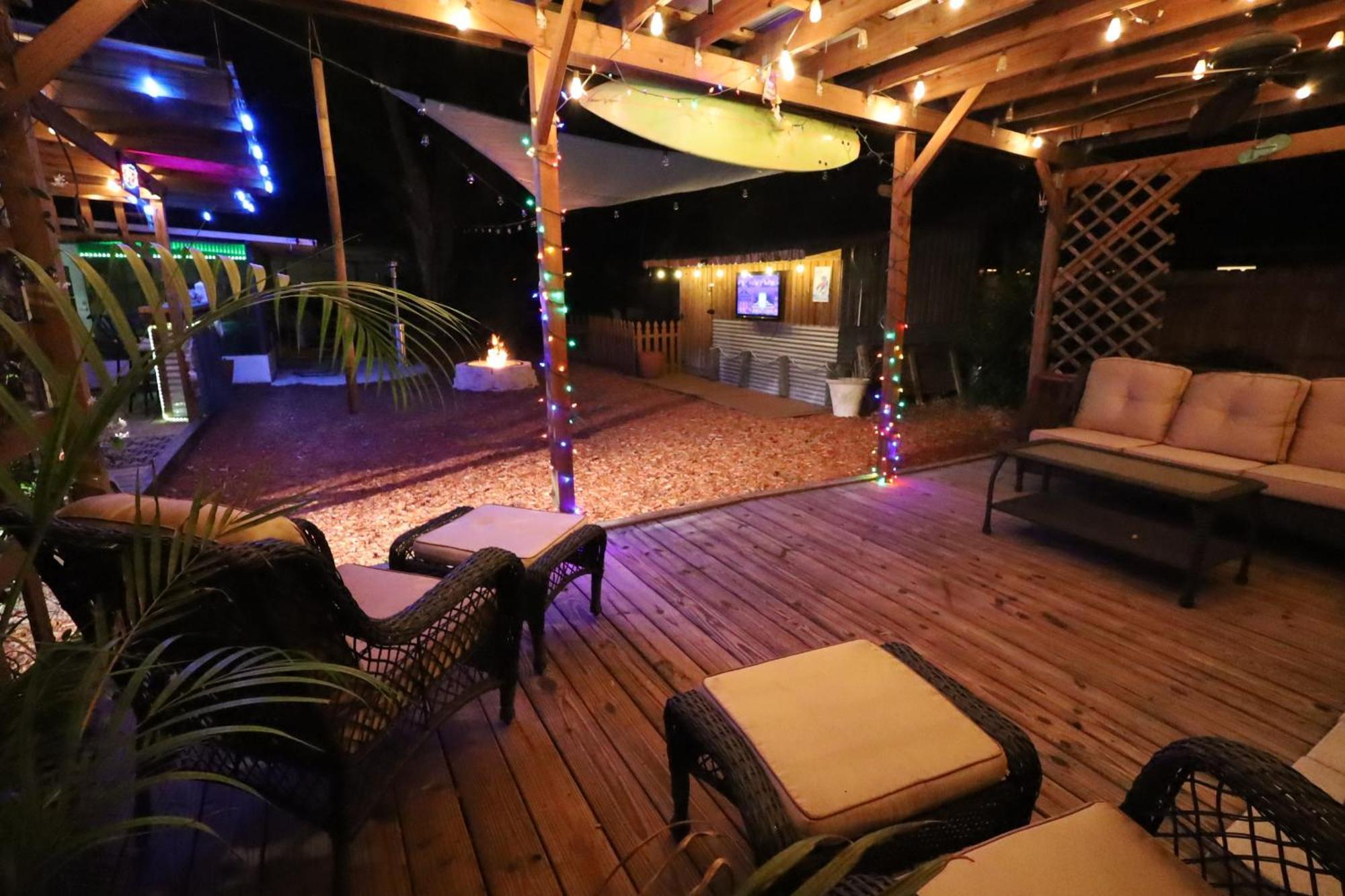 3 Bedrooms And Your Own Private Tiki Courtyard 호모사싸 외부 사진